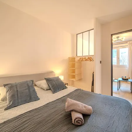 Apartment 4 Pers Halle Tony Garnier